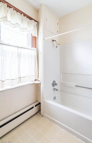 16 S Juniper ST, Hampton, VA 23669