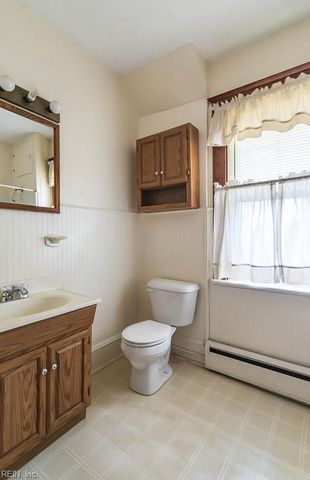 16 S Juniper ST, Hampton, VA 23669