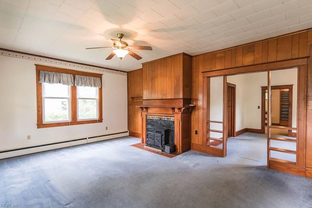 16 S Juniper ST, Hampton, VA 23669