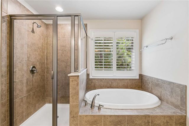 7695 Highland Bluff, Sandy Springs, GA 30328