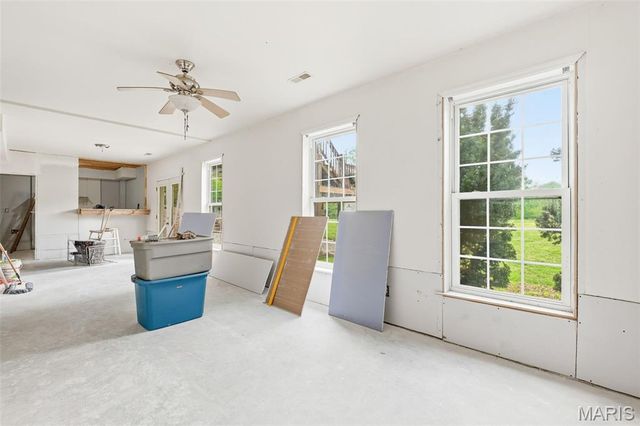 5 Hannah Ridge Trail, Elsberry, MO 63343