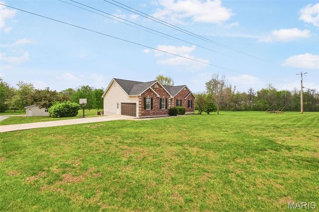 5 Hannah Ridge Trail, Elsberry, MO 63343
