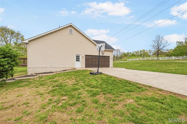 5 Hannah Ridge Trail, Elsberry, MO 63343