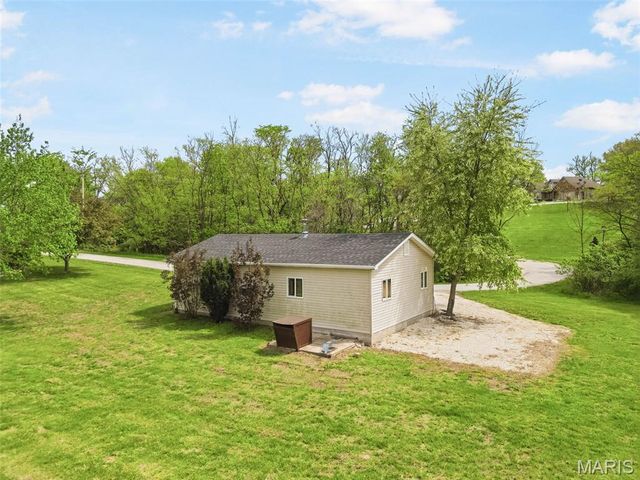 5 Hannah Ridge Trail, Elsberry, MO 63343