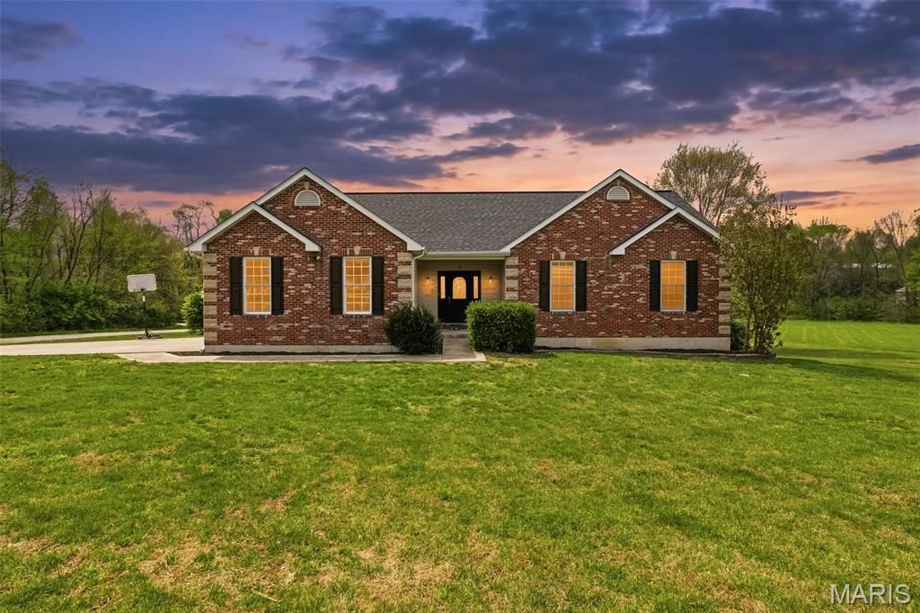 5 Hannah Ridge Trail, Elsberry, MO 63343