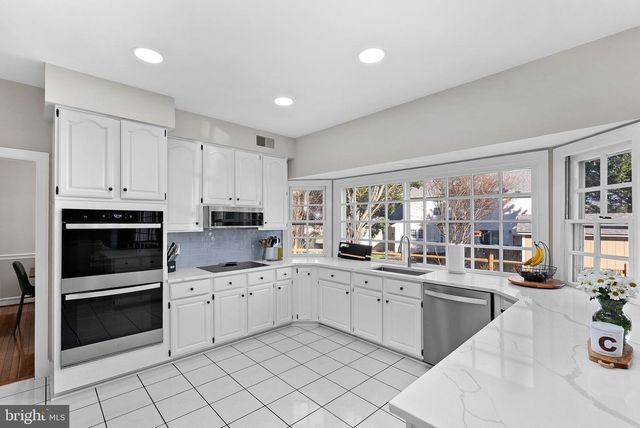 9440 FLOWERDEN LN, Manassas, VA 20110