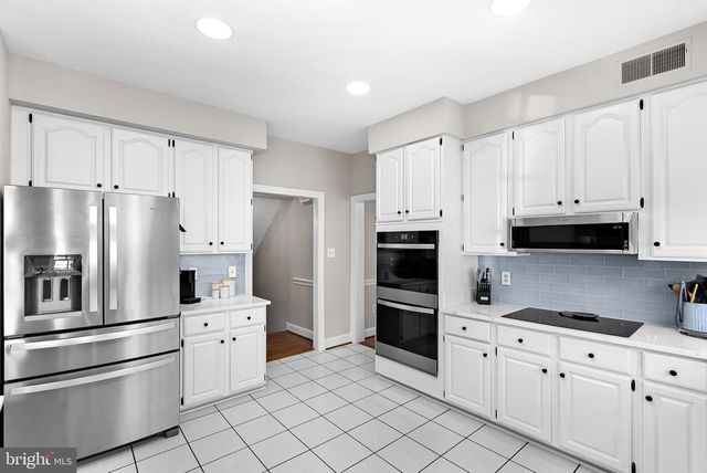 9440 FLOWERDEN LN, Manassas, VA 20110