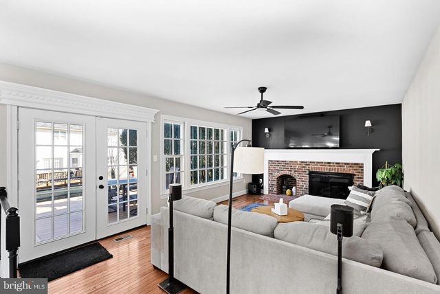 9440 FLOWERDEN LN, Manassas, VA 20110