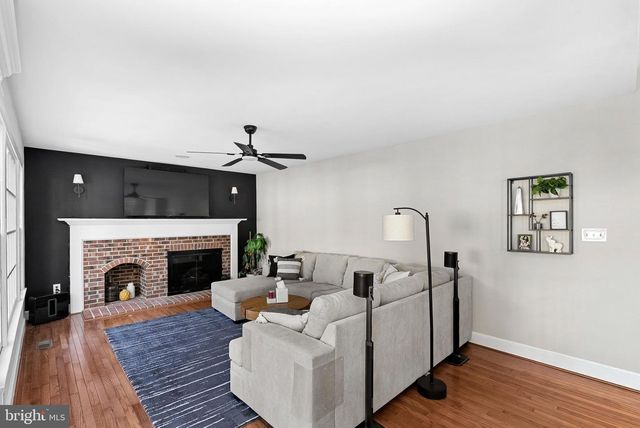 9440 FLOWERDEN LN, Manassas, VA 20110