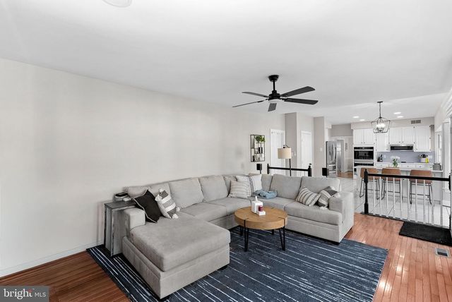 9440 FLOWERDEN LN, Manassas, VA 20110