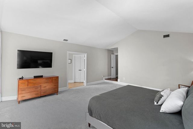 9440 FLOWERDEN LN, Manassas, VA 20110