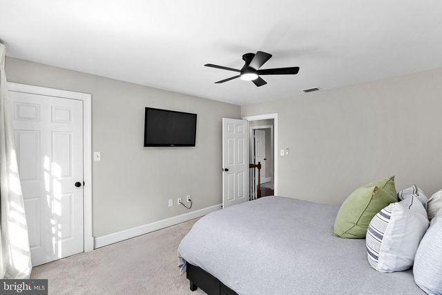 9440 FLOWERDEN LN, Manassas, VA 20110