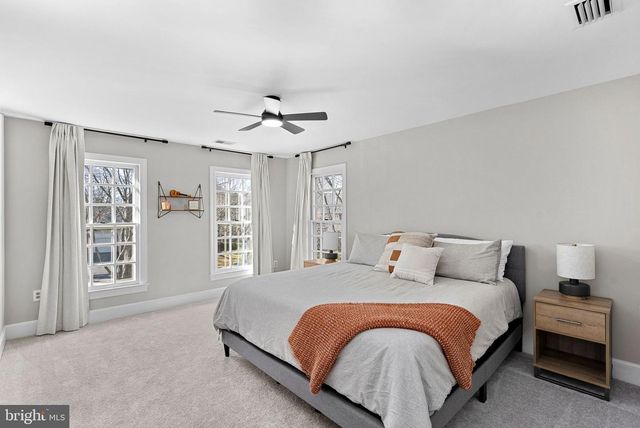 9440 FLOWERDEN LN, Manassas, VA 20110