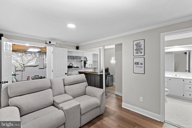 9440 FLOWERDEN LN, Manassas, VA 20110