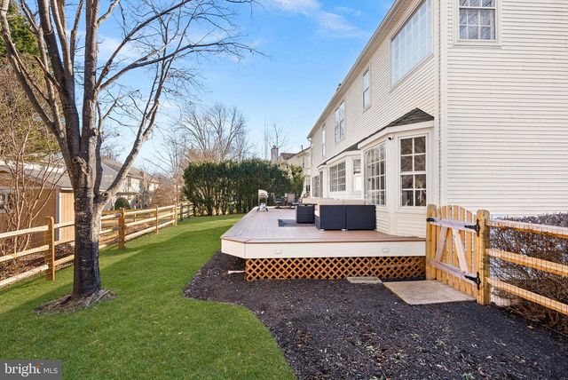 9440 FLOWERDEN LN, Manassas, VA 20110