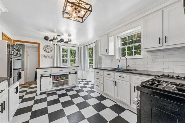 1247 Old Leechburg Rd, Plum Boro, PA 15239
