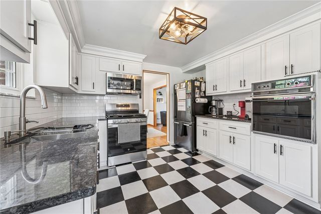 1247 Old Leechburg Rd, Plum Boro, PA 15239