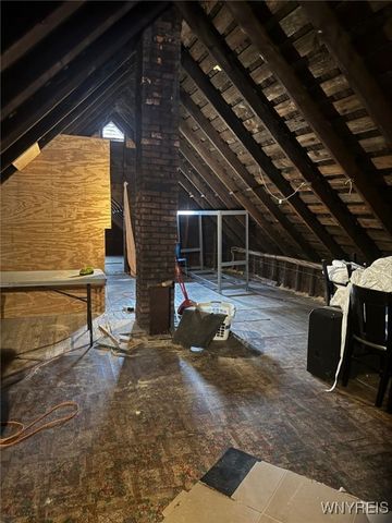 89 Deshler Street, Buffalo, NY 14212