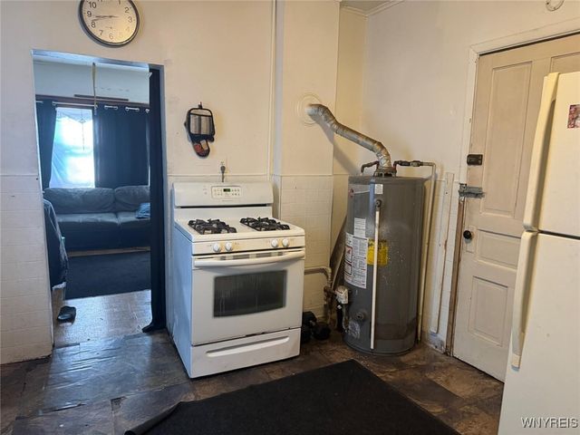 89 Deshler Street, Buffalo, NY 14212