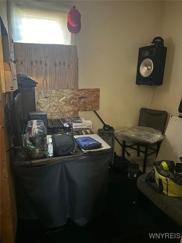 89 Deshler Street, Buffalo, NY 14212