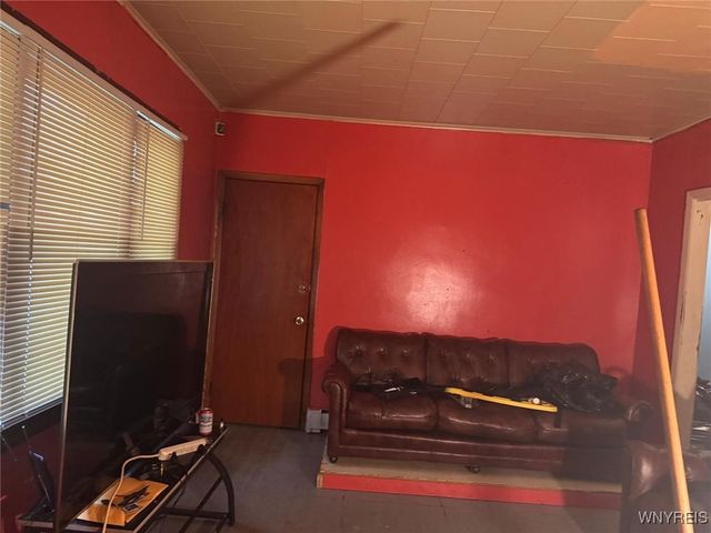 89 Deshler Street, Buffalo, NY 14212