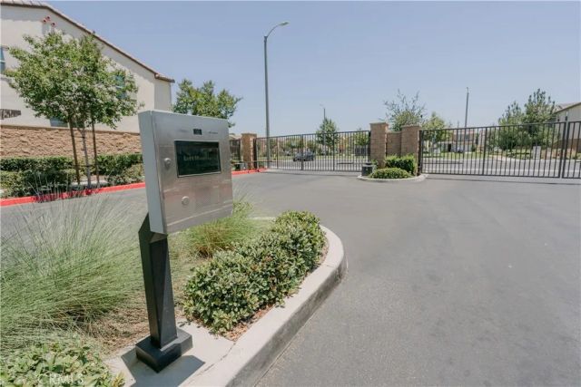 560 E Vodden, Rialto, CA 92376