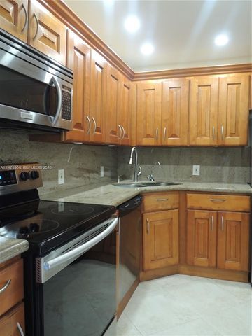 3101 N Country Club Dr 107, Aventura, FL 33180