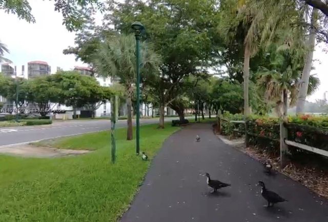 3101 N Country Club Dr 107, Aventura, FL 33180