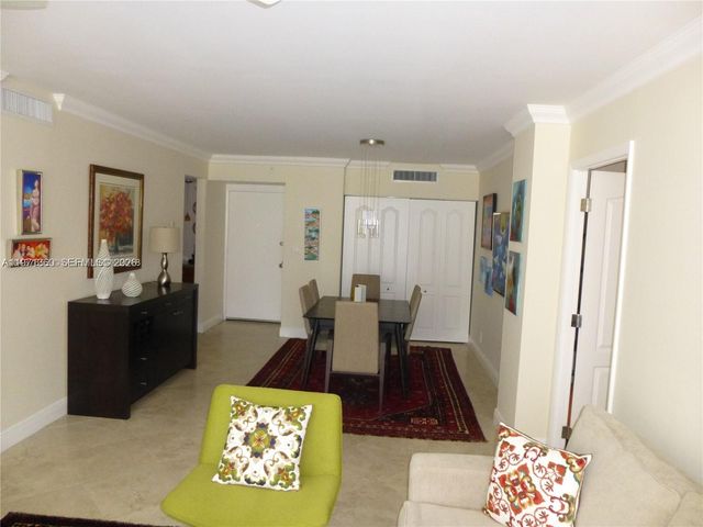 3101 N Country Club Dr 107, Aventura, FL 33180