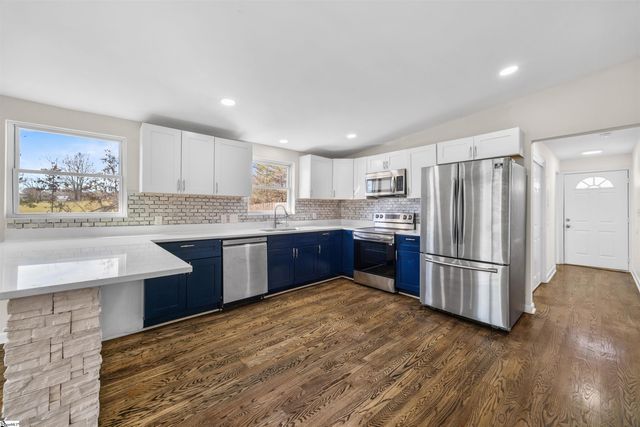 2016 Edwards Lake Road, Greer, SC 29651