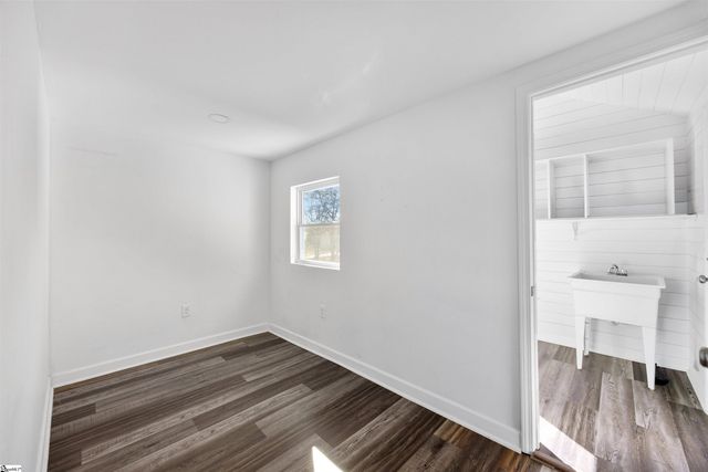 2016 Edwards Lake Road, Greer, SC 29651