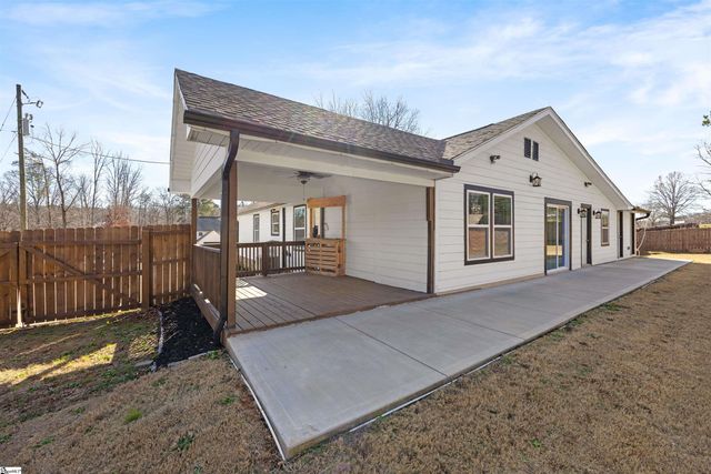 2016 Edwards Lake Road, Greer, SC 29651