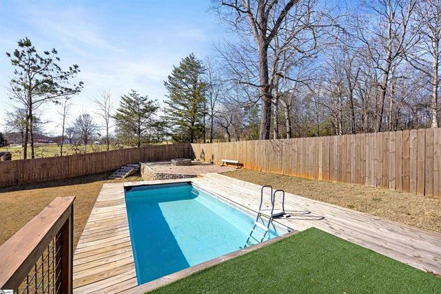 2016 Edwards Lake Road, Greer, SC 29651