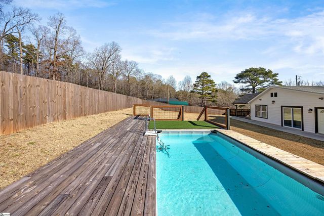 2016 Edwards Lake Road, Greer, SC 29651