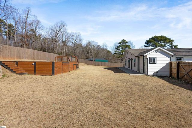 2016 Edwards Lake Road, Greer, SC 29651