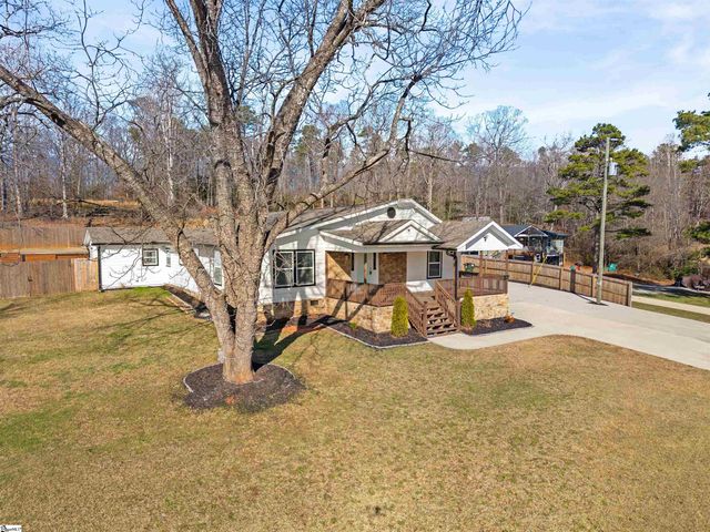 2016 Edwards Lake Road, Greer, SC 29651