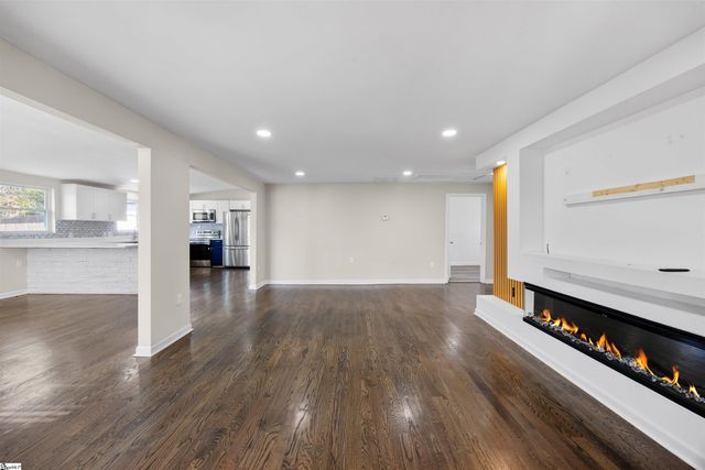 2016 Edwards Lake Road, Greer, SC 29651