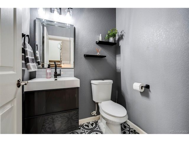 1124 Rockhurst Dr A, Highlands Ranch, CO 80129