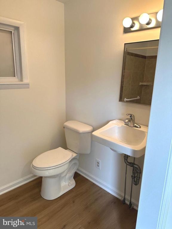 Image 8 of property listing at 612 N WOODWARD DR, Baltimore, MD 21221