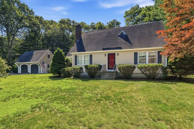 83 Stoney Hollow Rd, Tiverton, RI 02878