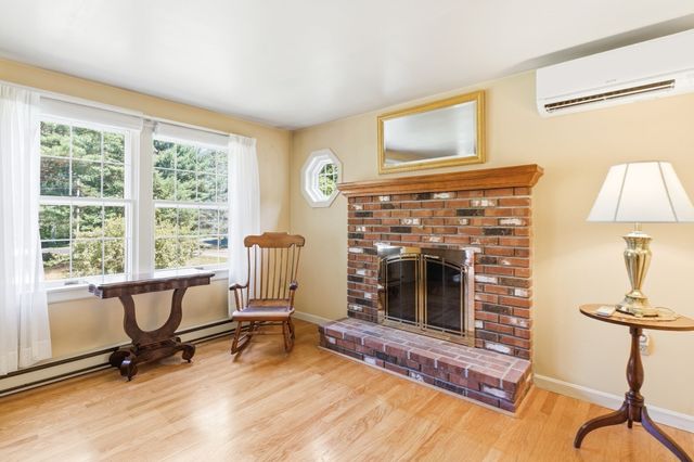 83 Stoney Hollow Rd, Tiverton, RI 02878