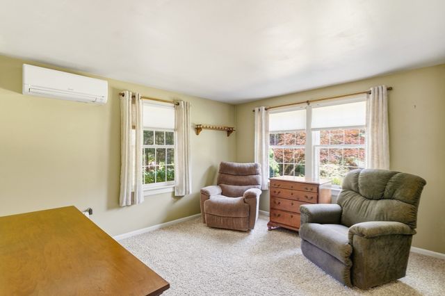 83 Stoney Hollow Rd, Tiverton, RI 02878