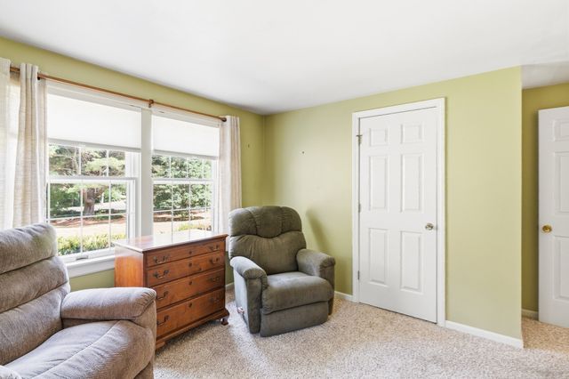83 Stoney Hollow Rd, Tiverton, RI 02878