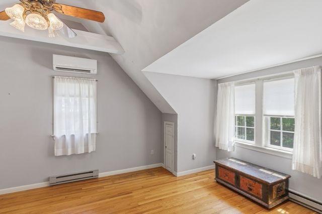 83 Stoney Hollow Rd, Tiverton, RI 02878