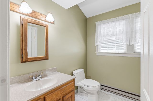 83 Stoney Hollow Rd, Tiverton, RI 02878