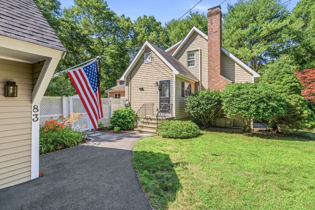 83 Stoney Hollow Rd, Tiverton, RI 02878
