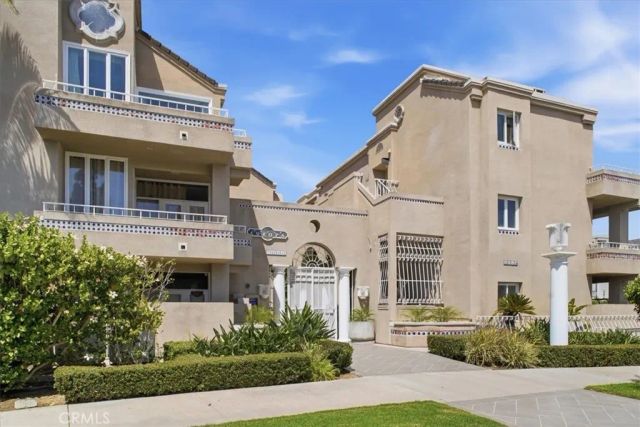 3990 Nobel, San Diego, CA 92122