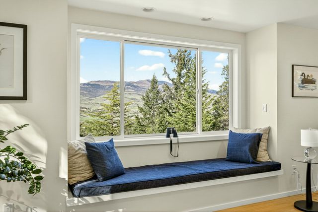 1927 Tamarack Place, Ashland, OR 97520