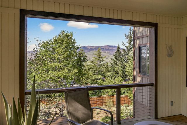 1927 Tamarack Place, Ashland, OR 97520