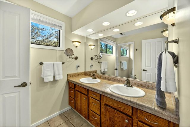 1927 Tamarack Place, Ashland, OR 97520